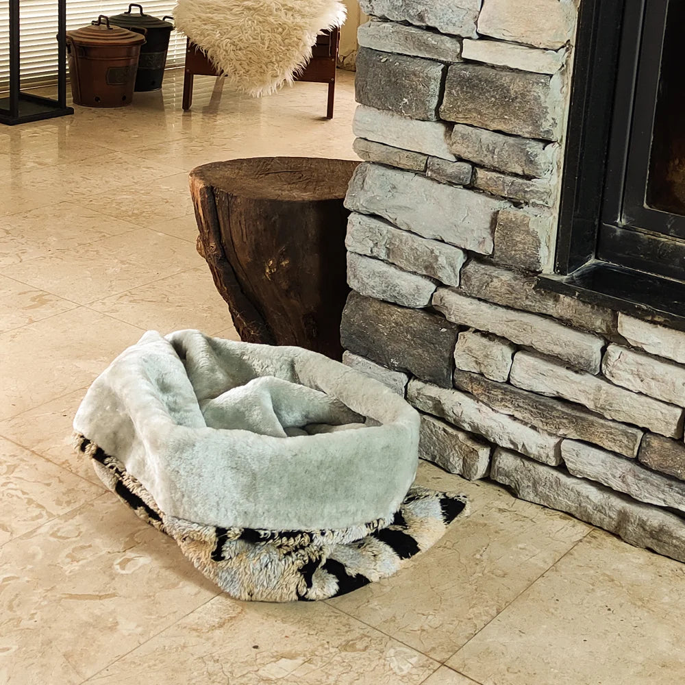 cozy-cave-dog-bed_6_492175c4-da2f-4195-8e0b-65fad0258b60.jpg